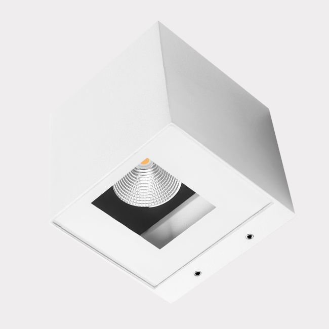CUBIX-SQUARE-TWO-DIRECTIONAL-LIGHT-OUTPUT.webp